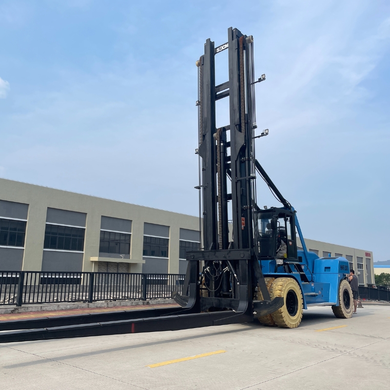 Empilhador para Marina SOCMA HNF-200 para Elevação de Barcos em Marinas